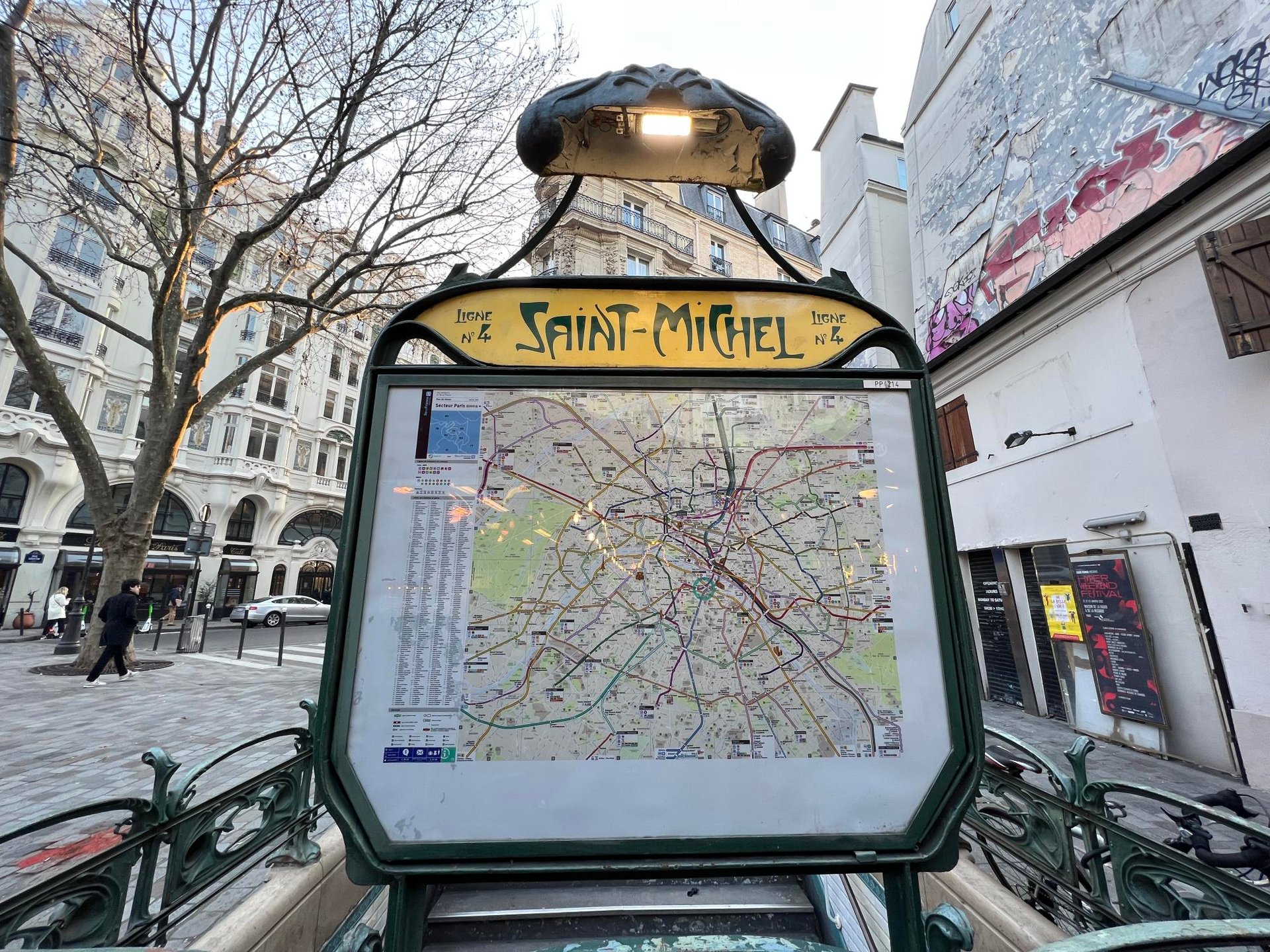 Les Rives de Notre Dame | Metro Saint Michel